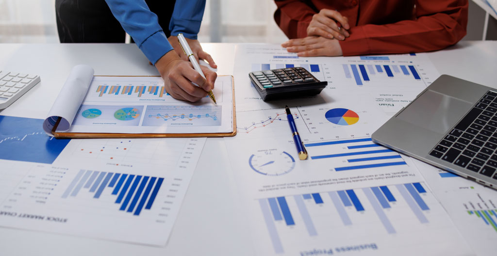 Vue rapprochée d'un planning avec échéances de paiements fournisseurs et clients